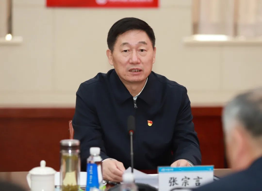 张宗言到冬奥会三场一村项目讲党课宣讲党的十九届五中全会精神