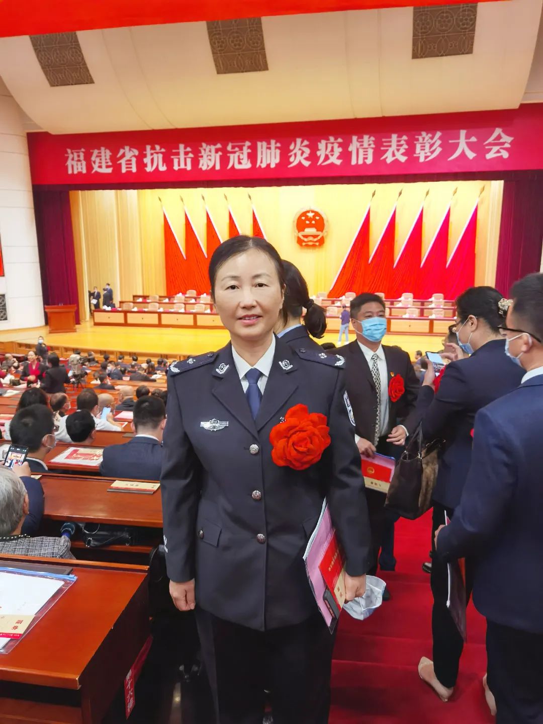 疫情表彰大会在福建会堂举办,女子监狱党委书记,监狱长江启森参加会议