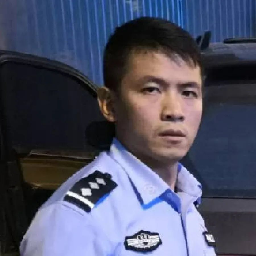 省法院司法警察岗位培训优秀教练员""优秀共产党员"等称号的司法警察