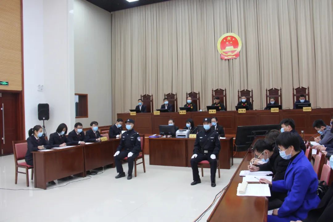 02 刘一林等14人 组织,领导,参加黑社会性质组织案 11月28日上午