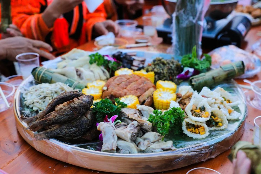第十六届瑶族盘王节系列活动丨美食飨客情绵长 长桌宴