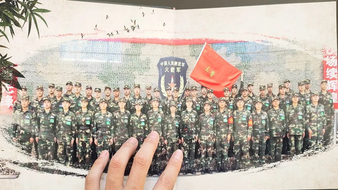中国火箭军 退伍不散伙  我们再相见 该部精心为退伍老兵 订制专属