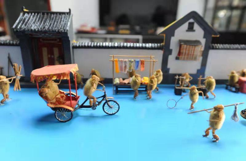 市井里的老济南…这些惟妙惟肖的场景,都是杨凤岩用毛猴创作出来的
