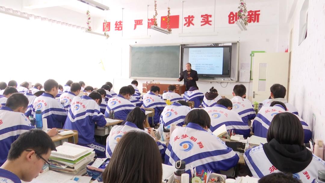 张北一中优秀教师高宏兵从教17年学生成才是最大的幸福