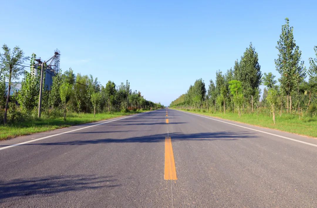 平原县区位优势明显,交通便利,农村公路总里程达2395.36公里.