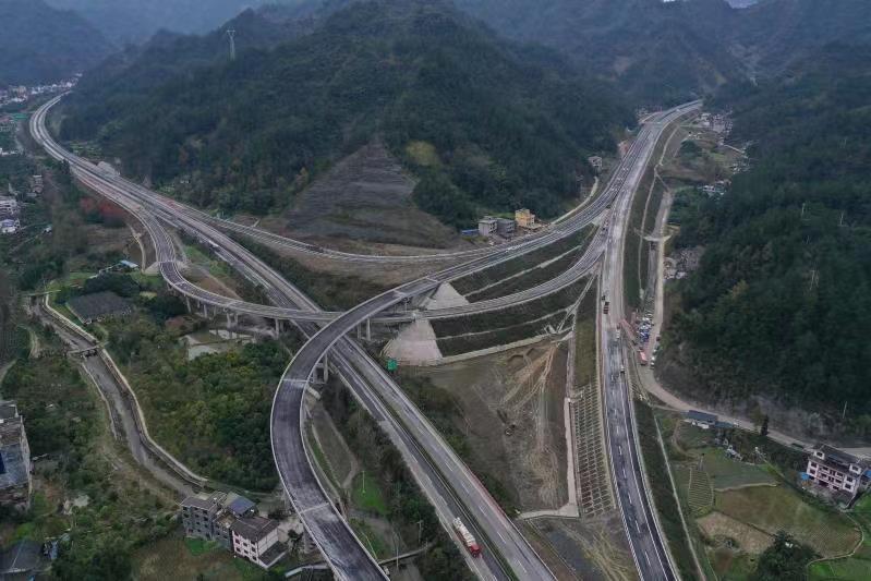 石黔高速60公里先行段年底将通车