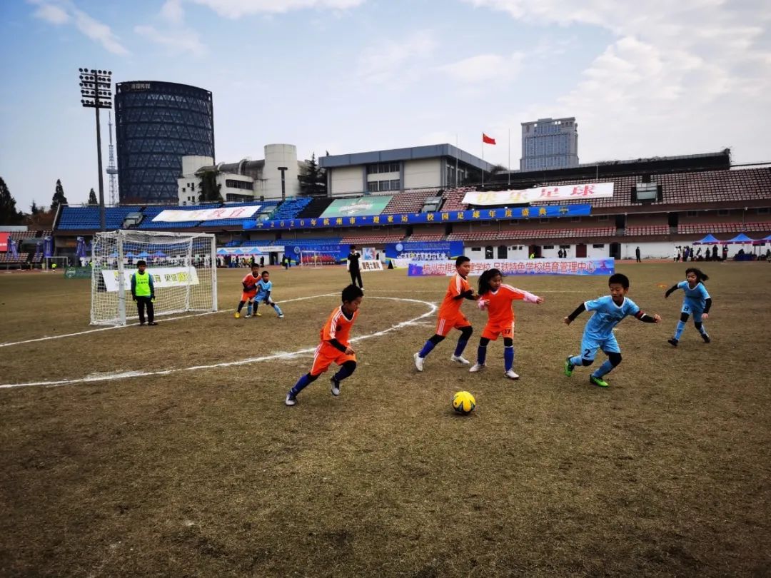 今年的杭州市青少年校园足球联赛增加了市级班级联赛,我区北干小学