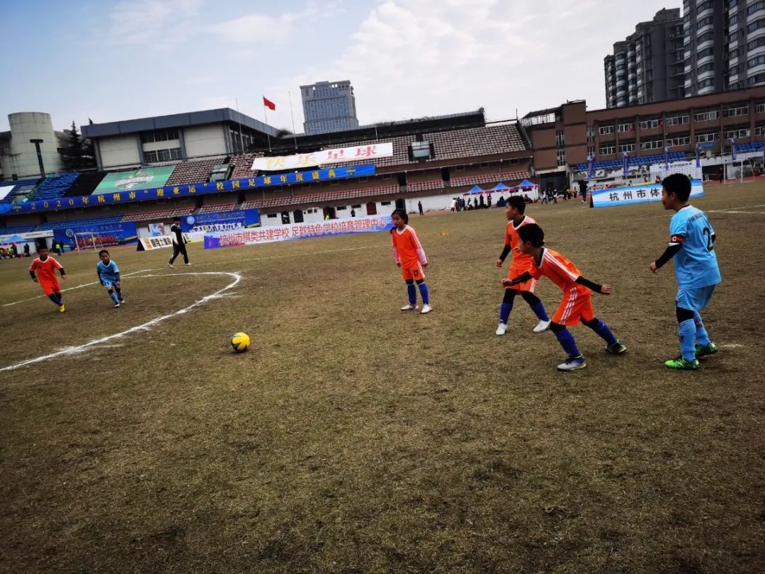 今年的杭州市青少年校园足球联赛增加了市级班级联赛,我区北干小学