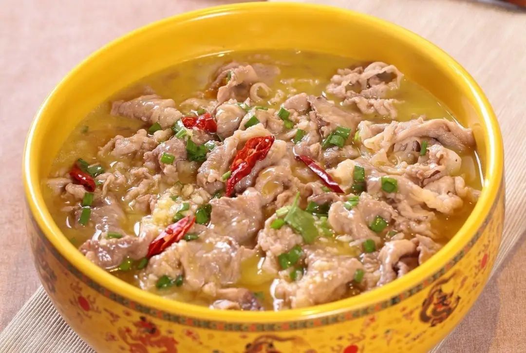 从进口冷鲜牛肉到金汤肥牛,除了烹制它还经历了.