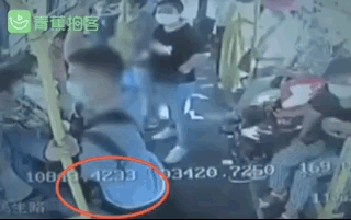 2020就要过去，这些真实的“偷拍”，看哭了……【美文】（最新发布）