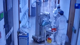 2020就要过去，这些真实的“偷拍”，看哭了……【美文】（最新发布）