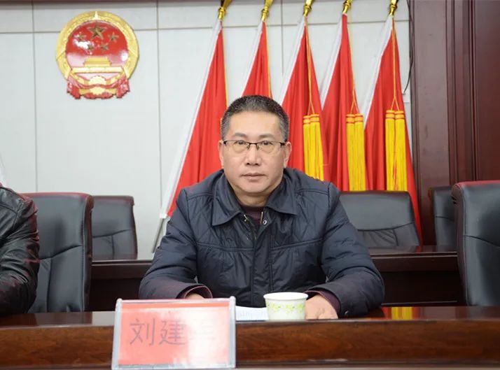 万载县法院召开宜春中院司法巡查万载法院情况反馈会