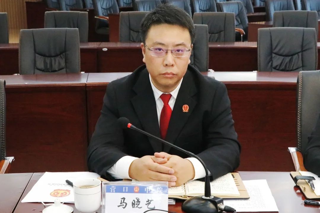 马晓艺对前来参加座谈会的领导表示感谢,同时代表营口中院党组就