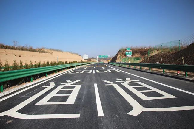 陕西黄蒲高速公路全线通车 革命老区延安实现"县县通高速"