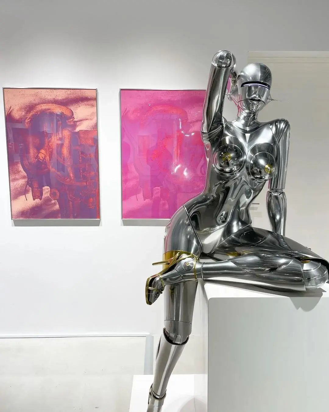 异形之父h·r·吉格尔,与日本艺术家空山基的双人展在位于东京的