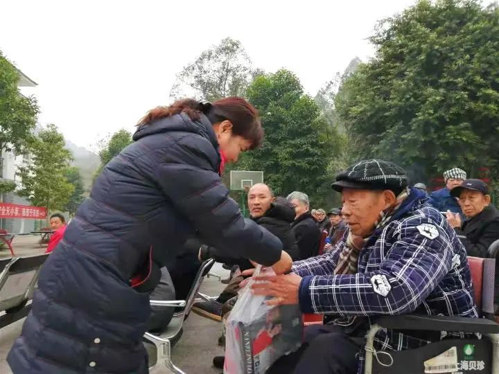 往后的15年里,虽然重庆桥头火锅调料有限公司的生意起起伏伏,但是游玉