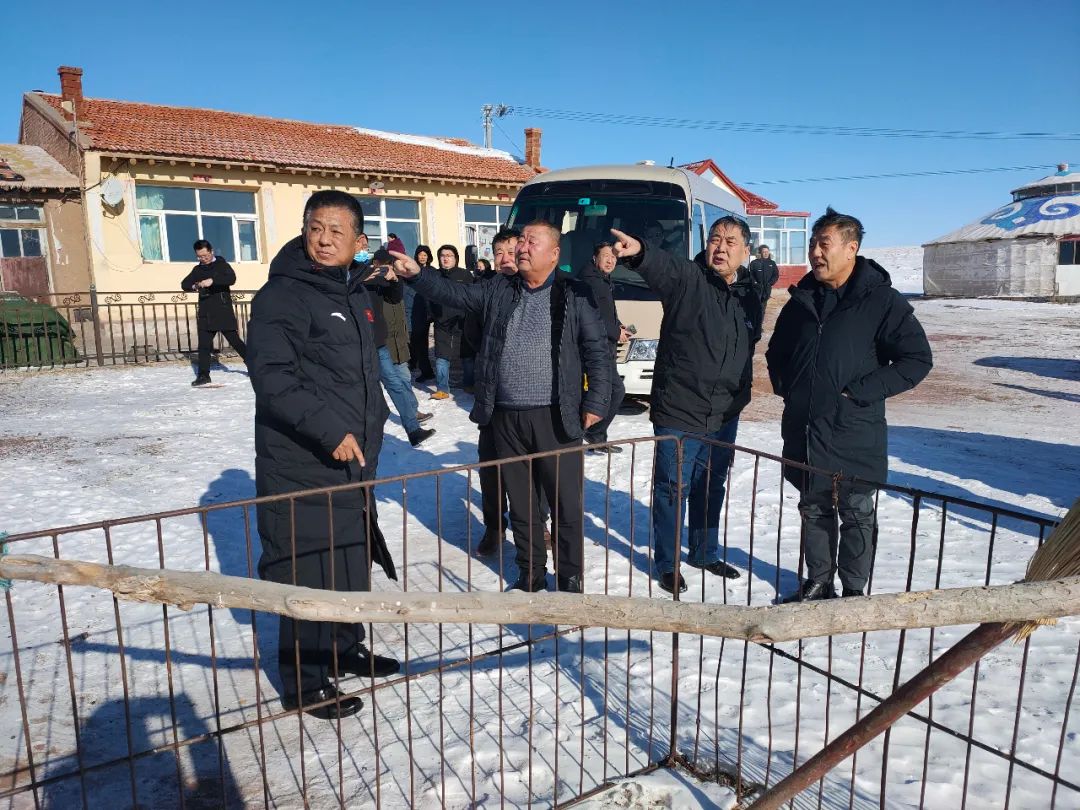 全国人大财政经济委员会调研组赴四子王旗调研
