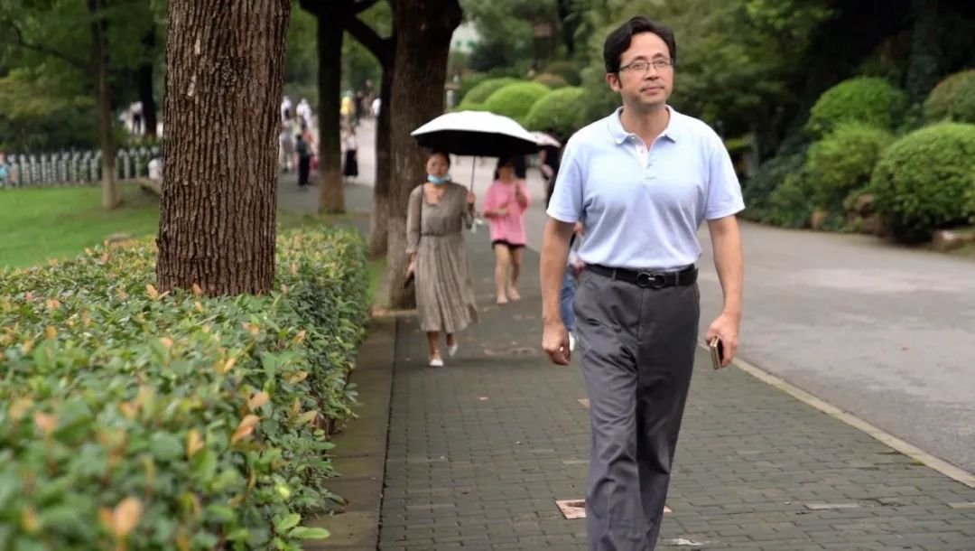 极不平凡2020 · 十大网红人物|红山动物园园长沈志军