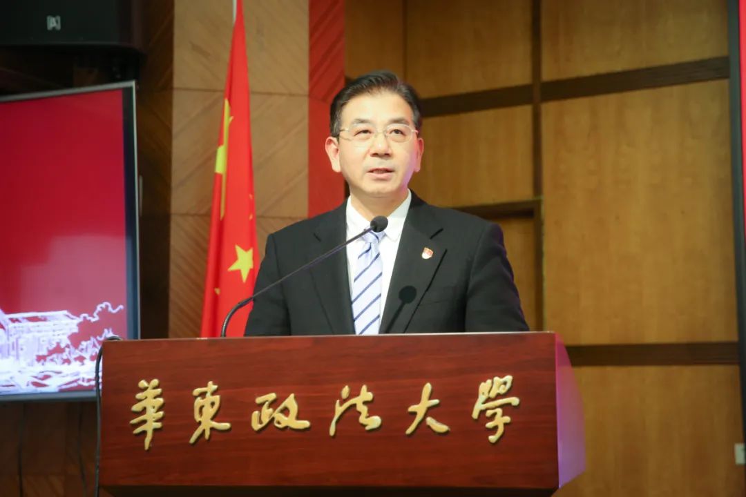"校党委书记郭为禄表示,第二届教师贡献奖颁奖典礼以"学四史,忆校史