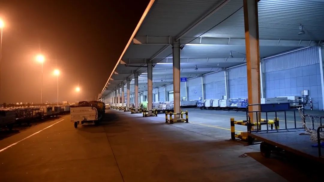 追赶超越!西安咸阳国际机场年货邮吞吐量跃升全国第十