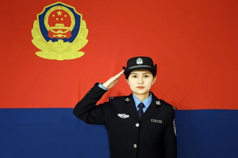 【你好,警察节】甘南公安向警旗敬礼(一)