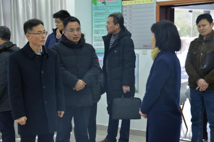南湖区委常委,统战部长,南湖新区(东栅街道)党工委书记霍忠华,嘉兴