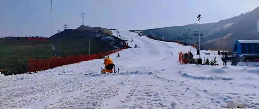 滑雪季 | 龙山滑雪 给你一个不一样的冰雪世界