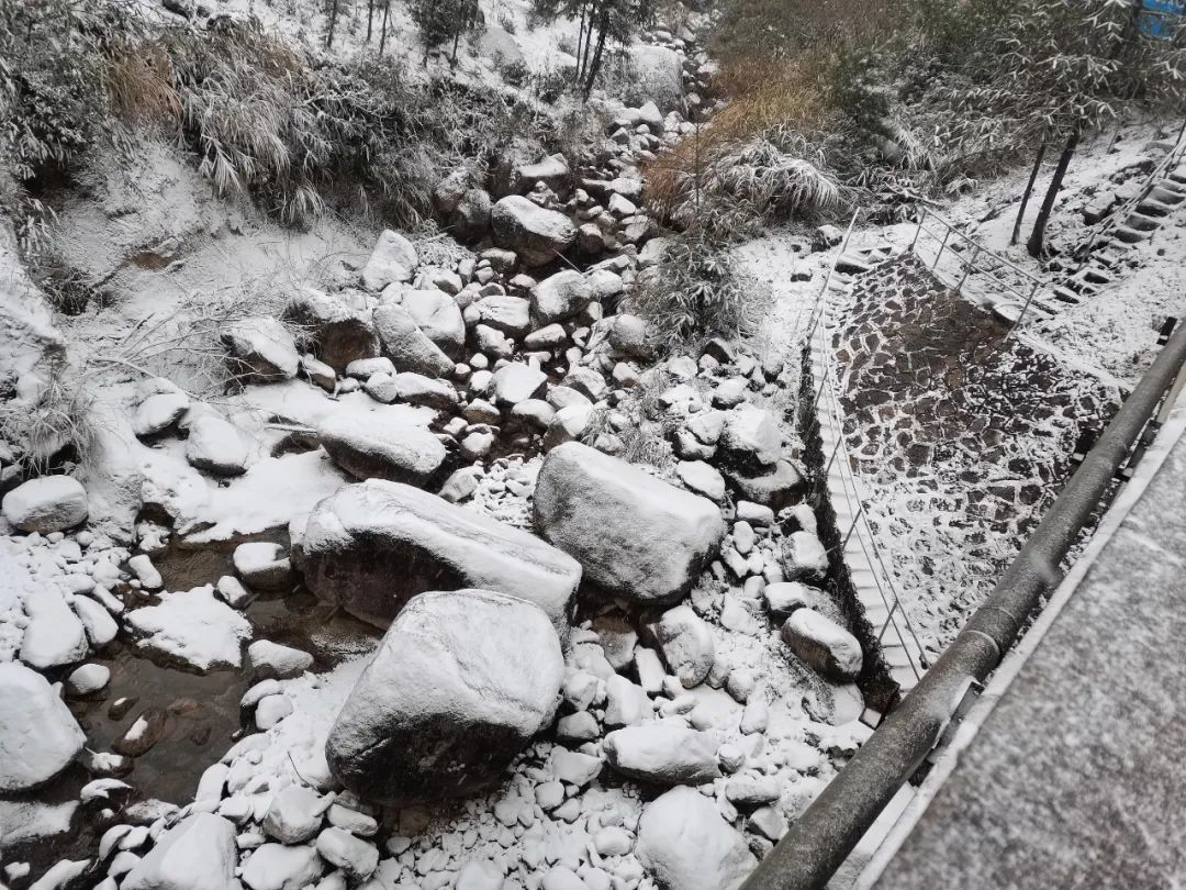 刚刚福州下雪啦