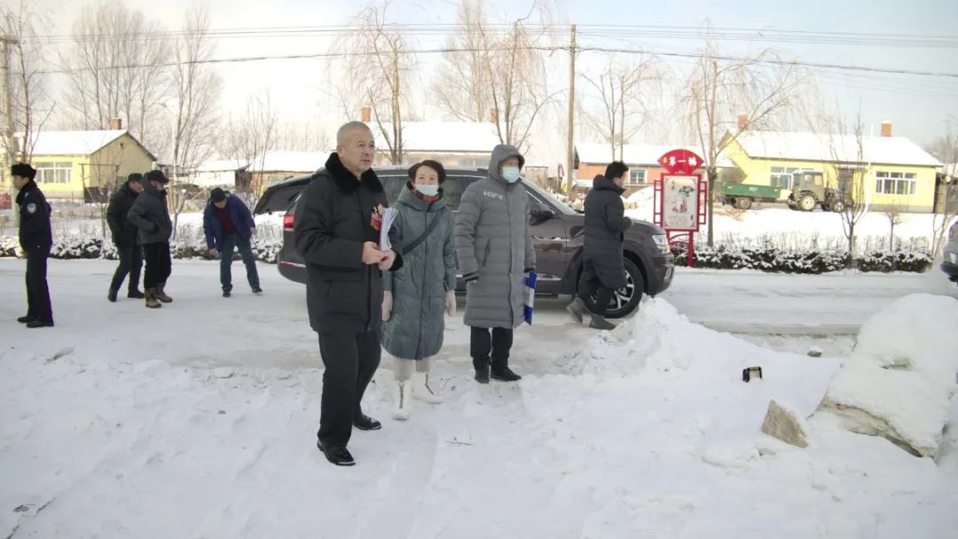 市法院出动执行干警8人,2辆执行指挥车辆,驱车赶往铁力市桃山镇福兴村
