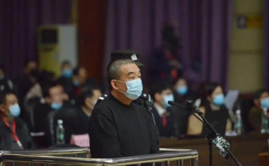 14人涉嫌组织,领导,参加黑社会性质组织一案进行公开宣判,主犯熊成全