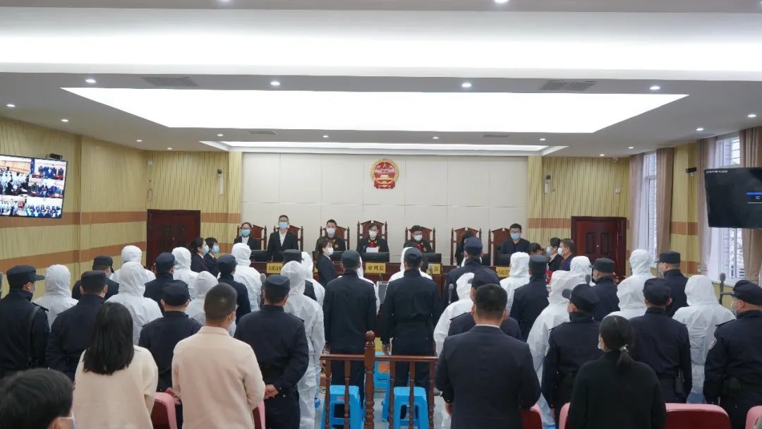 2020年11月20日潜江法院对李义兵,李义军等36人涉黑案一审宣判,实现