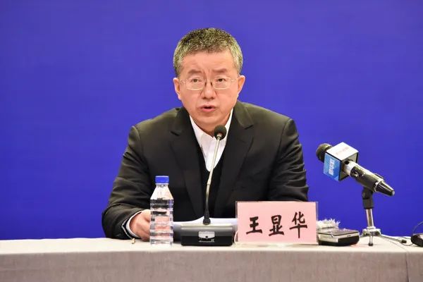 黑龙江省商务厅副厅长王显华.苏靖刚 摄