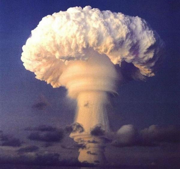 核爆炸产生的蘑菇云