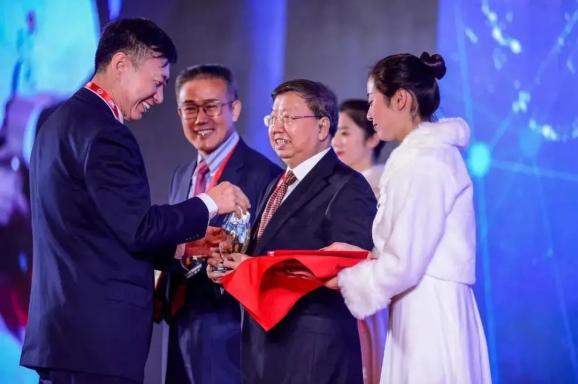 我校校友王永泉荣获"北斗奖"!