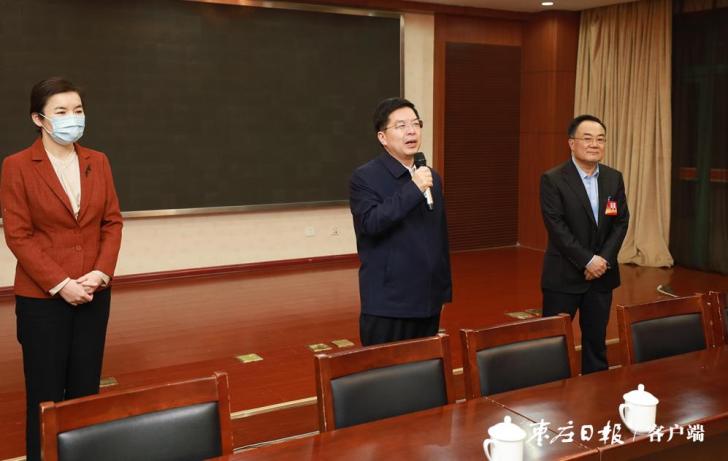 陈平张宏伟看望政协委员 孙欣亮陪同