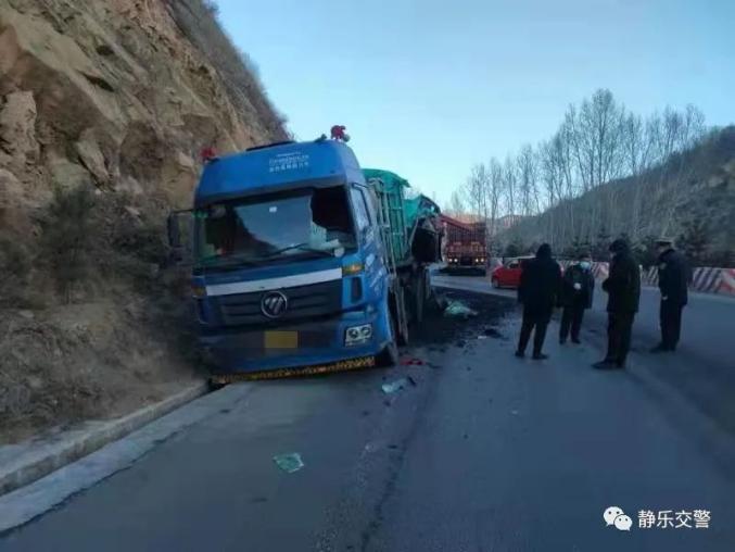 【静乐】大货车未靠右行驶 惨酿事故负全责 覆车之戒