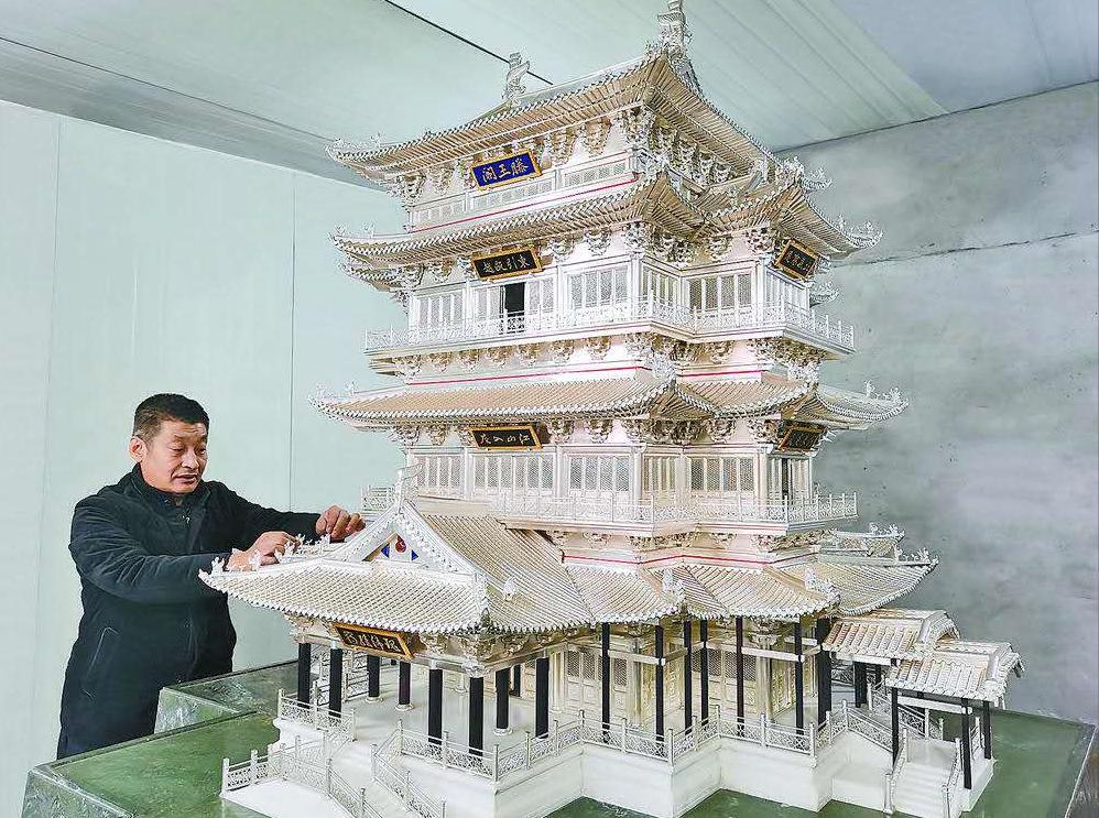 惊艳!香河匠人用200公斤白银手工打造"滕王阁"!