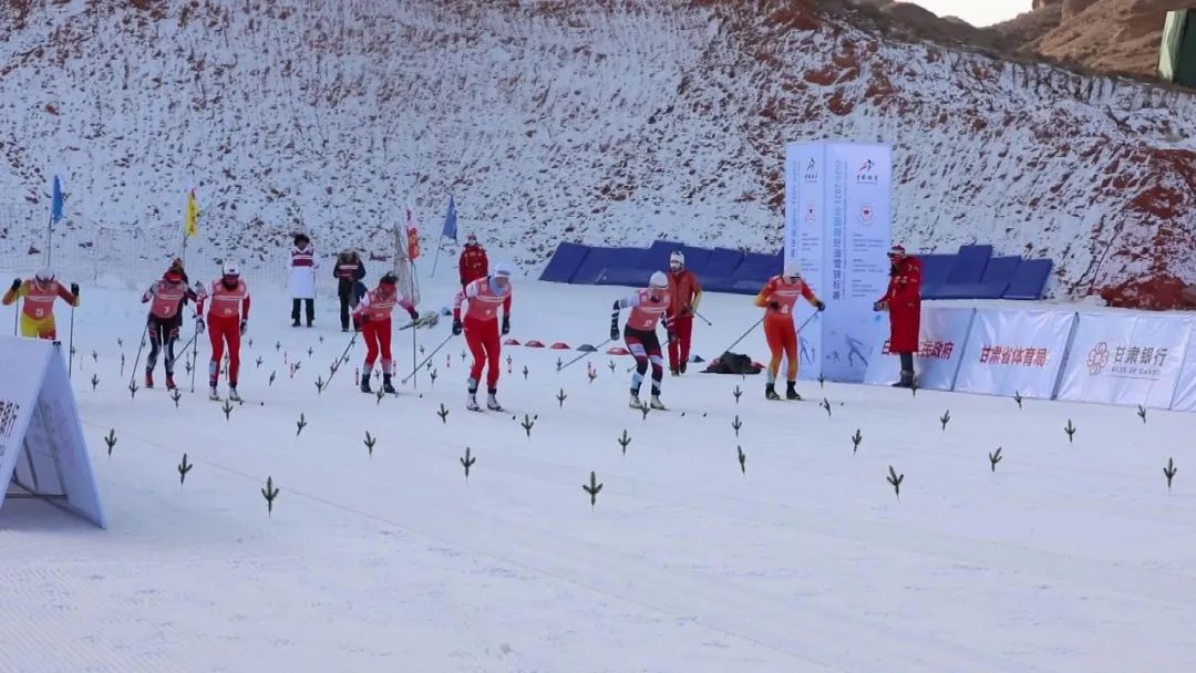 关注全国越野滑雪锦标赛冠军赛全国越野滑雪锦标赛第六日团体接力项目