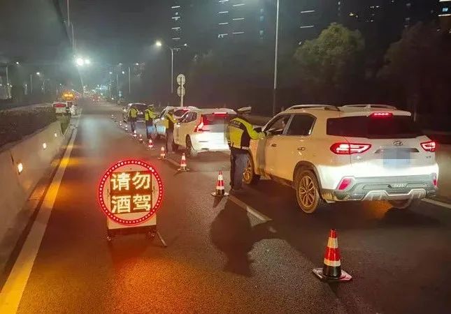 酒瘾大忘性也大他不思悔改二次酒驾再被抓五大曝光行动