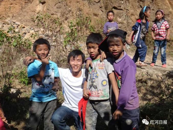 夫妻俩坚守10年 只为更多孩子走出大山看世界