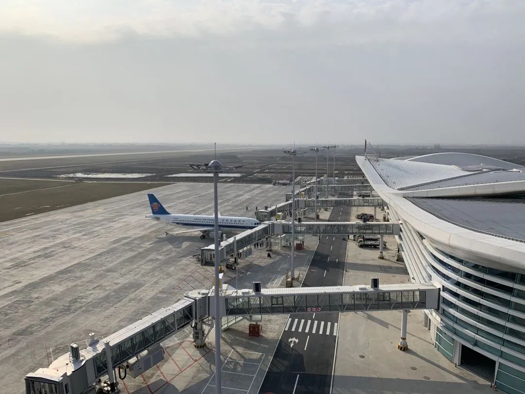 的设施设备将有效保障荆州机场日常运转,各类应急情况和飞机起降安全