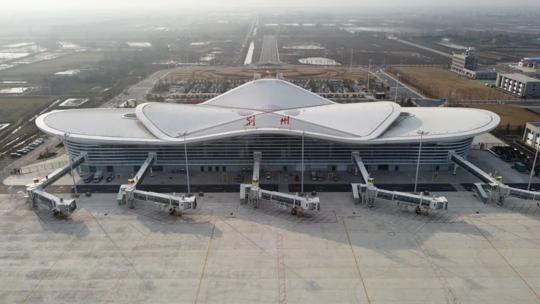 湖北工建承建的荆州沙市机场迎来首航!