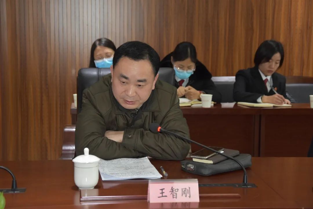 县委政法委副书记王智刚同志对此次民主生活会给予充分肯定,他指出
