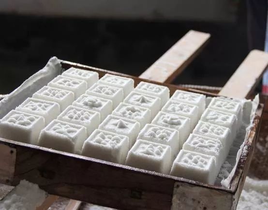 金山方糕热销啦带你感受甜香软糯的新春年味