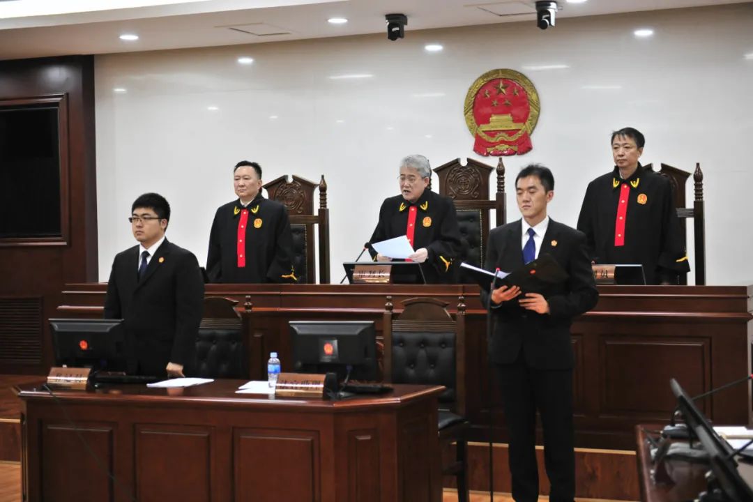 《人民法治》专访哈尔滨市中级人民法院院长金银墙—