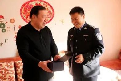 桦甸市公安局开展"中国人民警察节"节前走访慰问活动