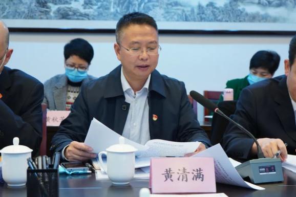 党组成员,政治部主任陈宇汇报会前准备工作情况.