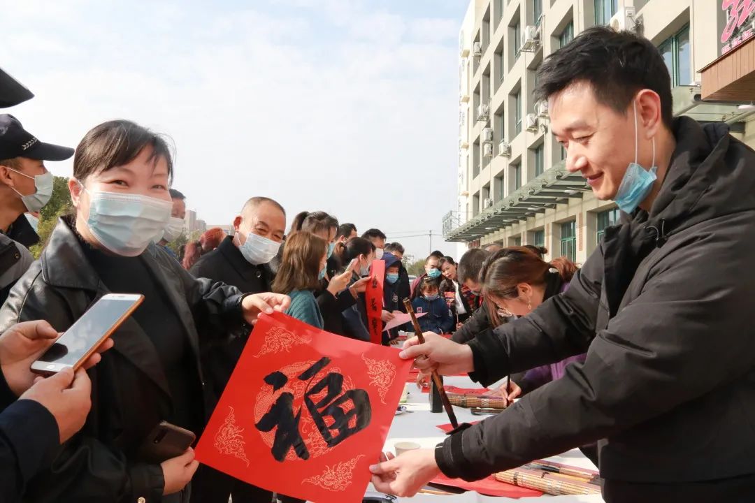 "就地过年"过出暖心年味!龙湾区妇联开展暖心四重送系列活动