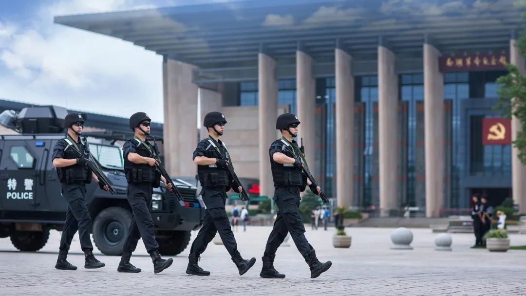 浙江特警集结完毕向您报告