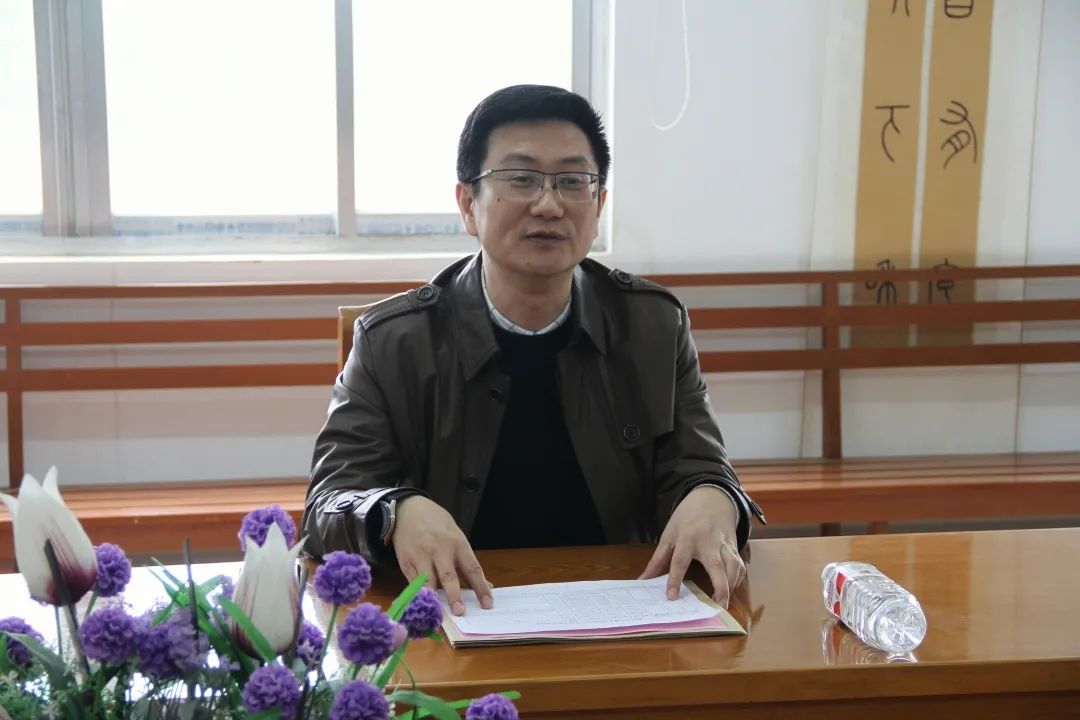 柳州中院副院长闭文军节前到柳城法院慰问派出法庭和